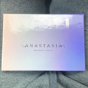 Anastasia Beverly Hills Makeup - Anastasia Beverly Hills Aurora Glow Kit Anastasia Beverly Hills Makeup - Anastasia Beverly Hills Aurora Glow Kit